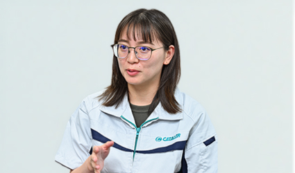 平松 明香里 氏