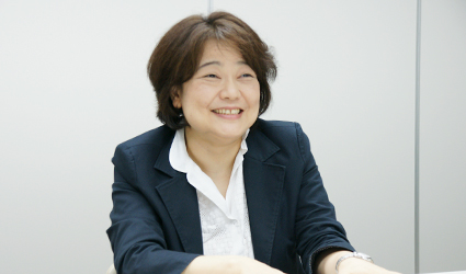 星川 彩子 氏
